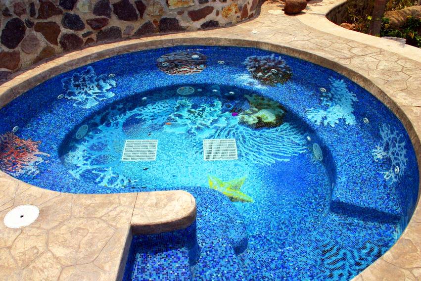 Панно из мозаики в бассейне